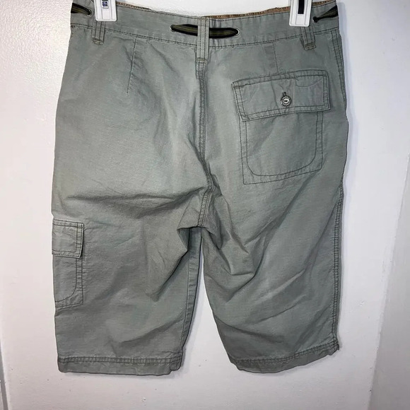 Gloria Vanderbilt 6P light olive green textured ribbon waist Bermuda short - Picture 2 of 7